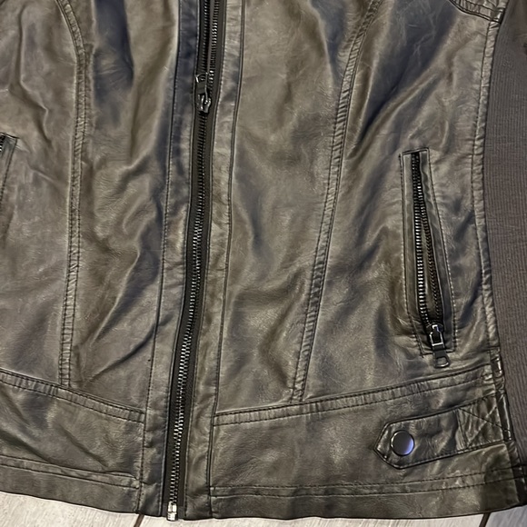 Debby Collection faux leather - Picture 3 of 4